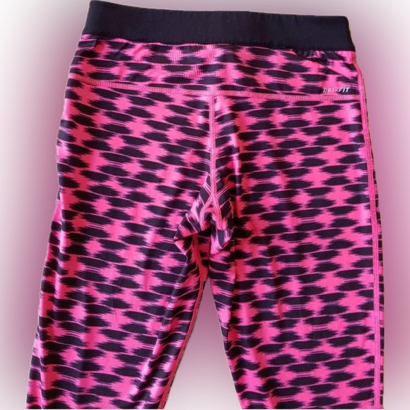 Nike Dri Fit pink print cropped leggings small - Picture 6 of 8